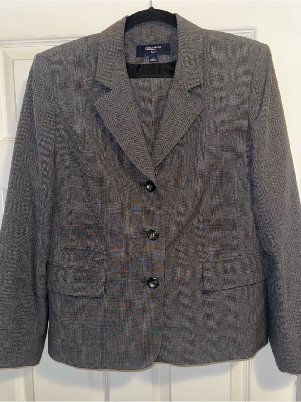 Jones Wear Gray Women's Tailored Blazer